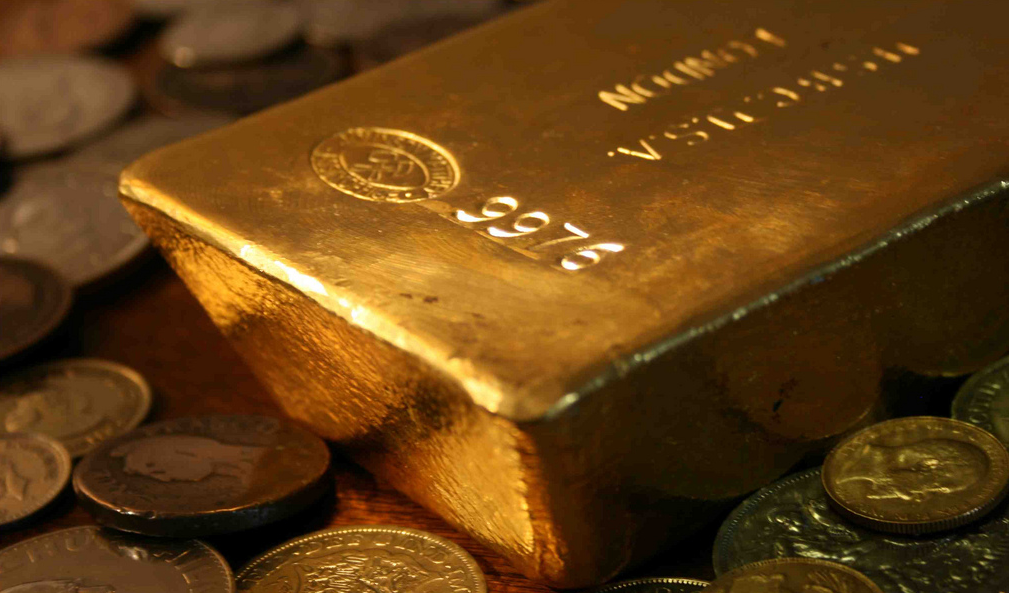 400-ounce London Good Delivery bar plus some gold coins 400-ounce London Good Delivery bar plus some gold coins